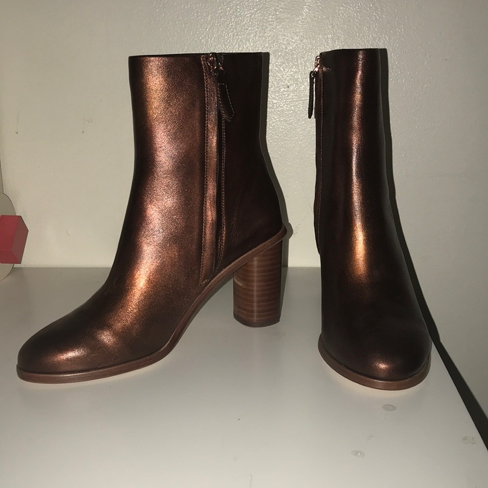NWT BOOTS